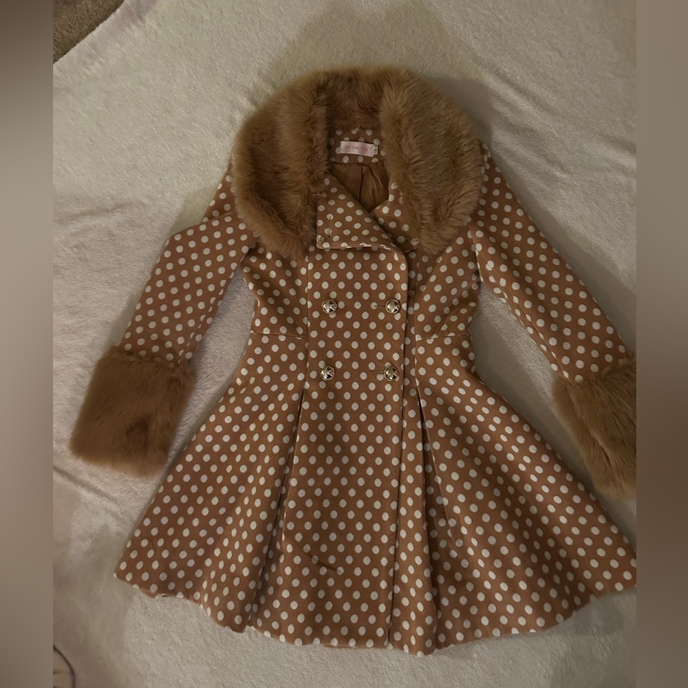 Polka Dot Faux-Fur Trim Peacoat in Camel brown and White